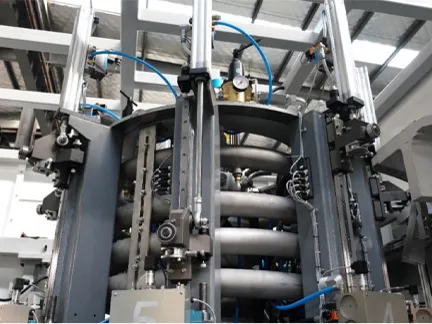 Pneumatic cylinder stretching with air recycling