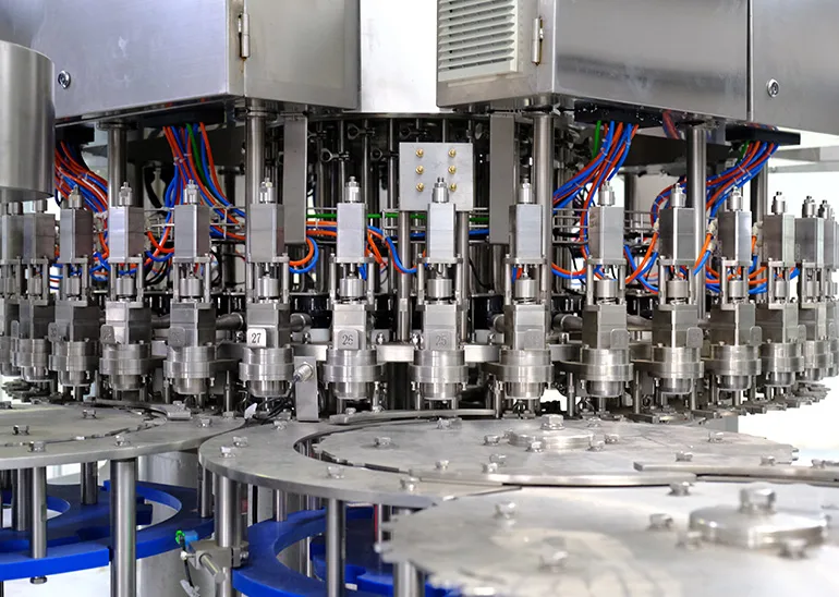 Combibloc para refrescos carbonatados y agua con gas mediante válvula semieléctrica