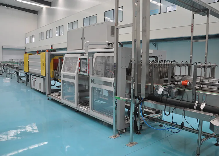 Wrap-round Film Shrink Wrapping Machine