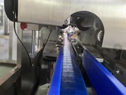 Máquina etiquetadora de mangas