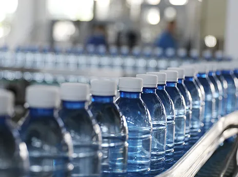 20000BPH 500ML الحيوانات الأليفة زجاجة المياه منفاخ حشو كابر Combiblock آلة