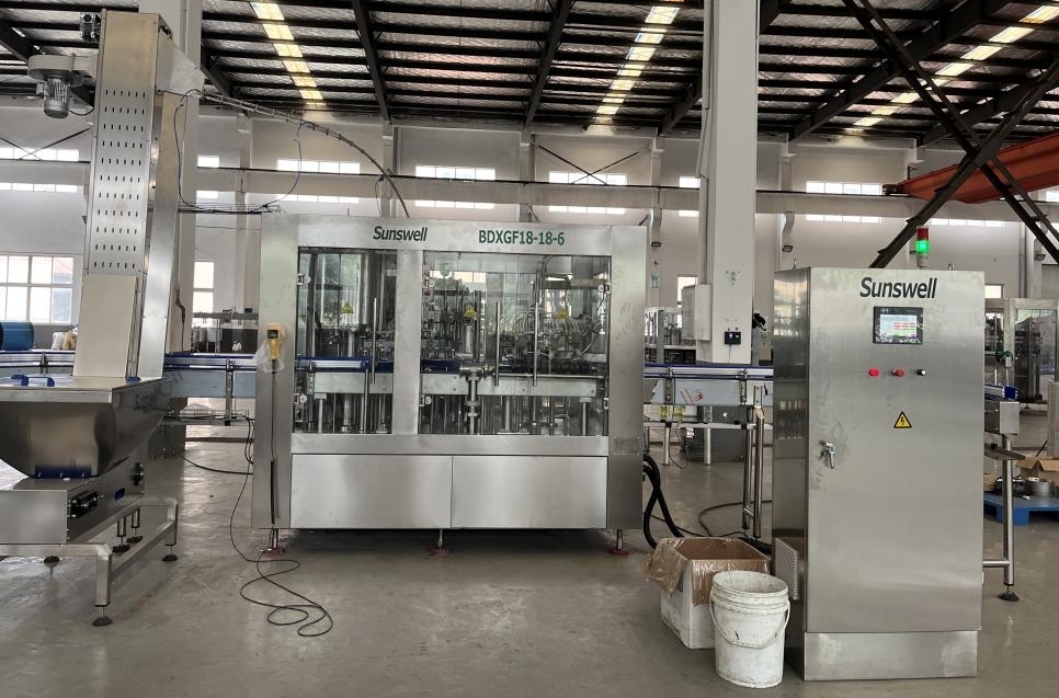 3000BPH 200ml Glass Bottle Carbonated Filling Machine to Peru