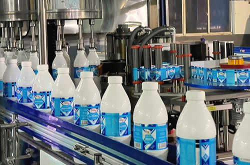 Línea de embotellado para yogur / Laban
