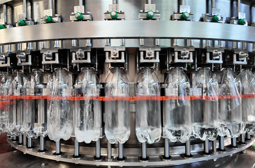 Máquina combinada de soplado, llenado y tapado de CSD de 2.25 l y 7500 BPH (botellas de hasta 3 l)