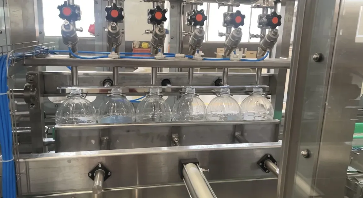 Sticker labeling machine Sticker labeling machine