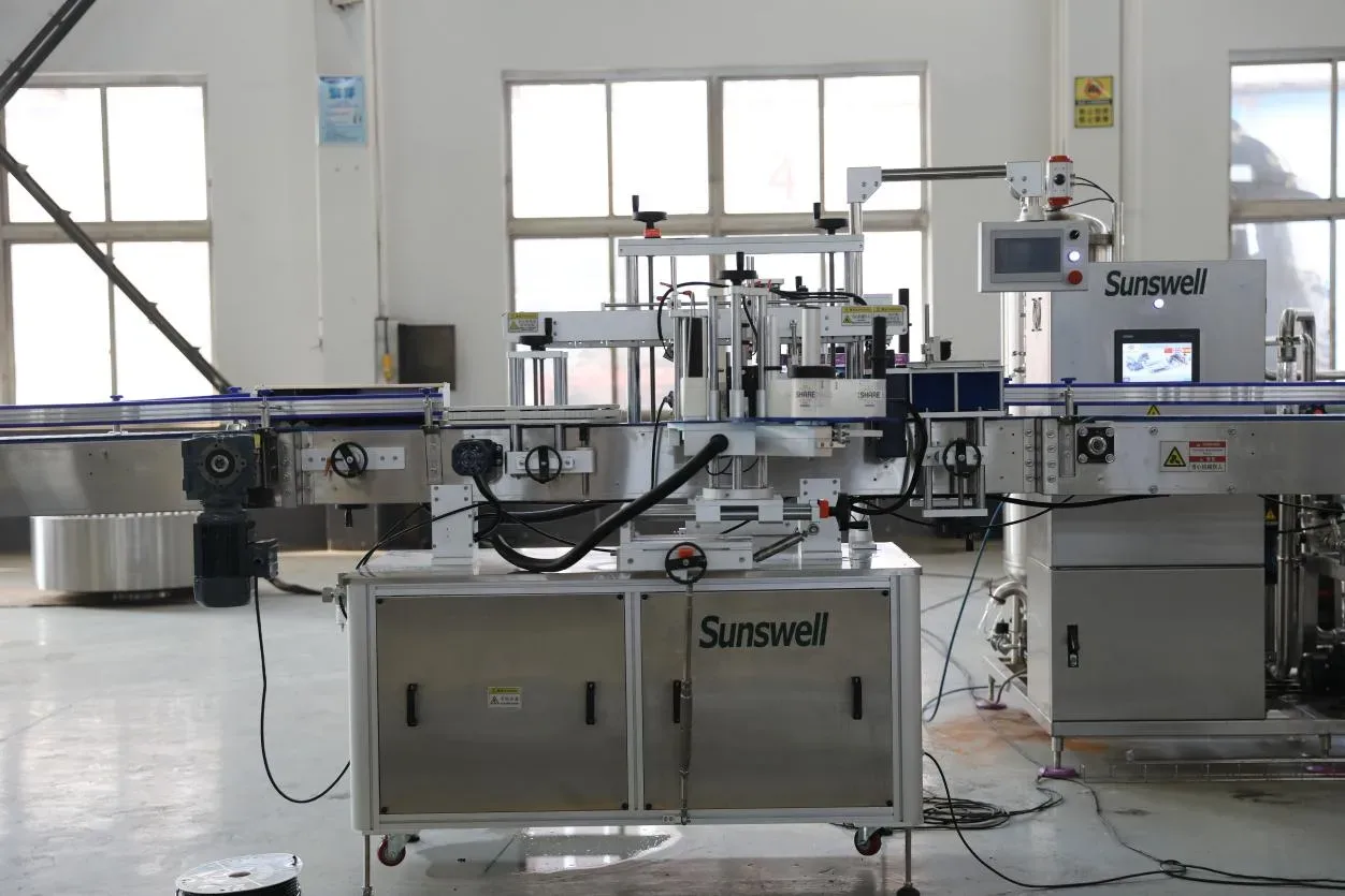 Double-label self-adhesive labeling machine Double-label self-adhesive labeling machine